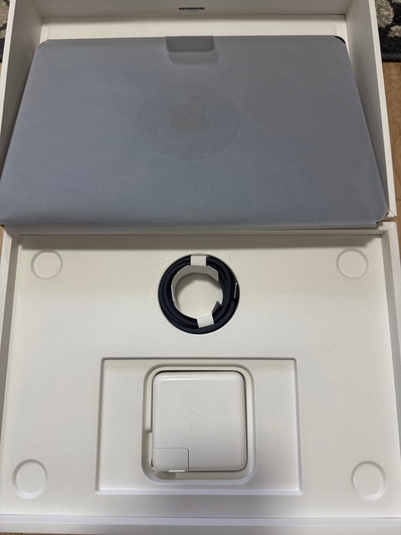 Apple MacBook Air (M2, 2022) 美品 Apple MacBook Air (M2, 2022) 美品