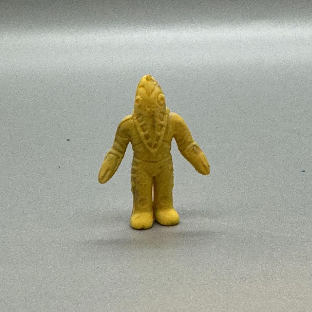 ウルトラマン　怪獣　特撮　消しゴム　当時物　ワンオーナー　メトロン星人 （青） ウルトラマン 怪獣 消しゴム メトロン星人 - メルカリ