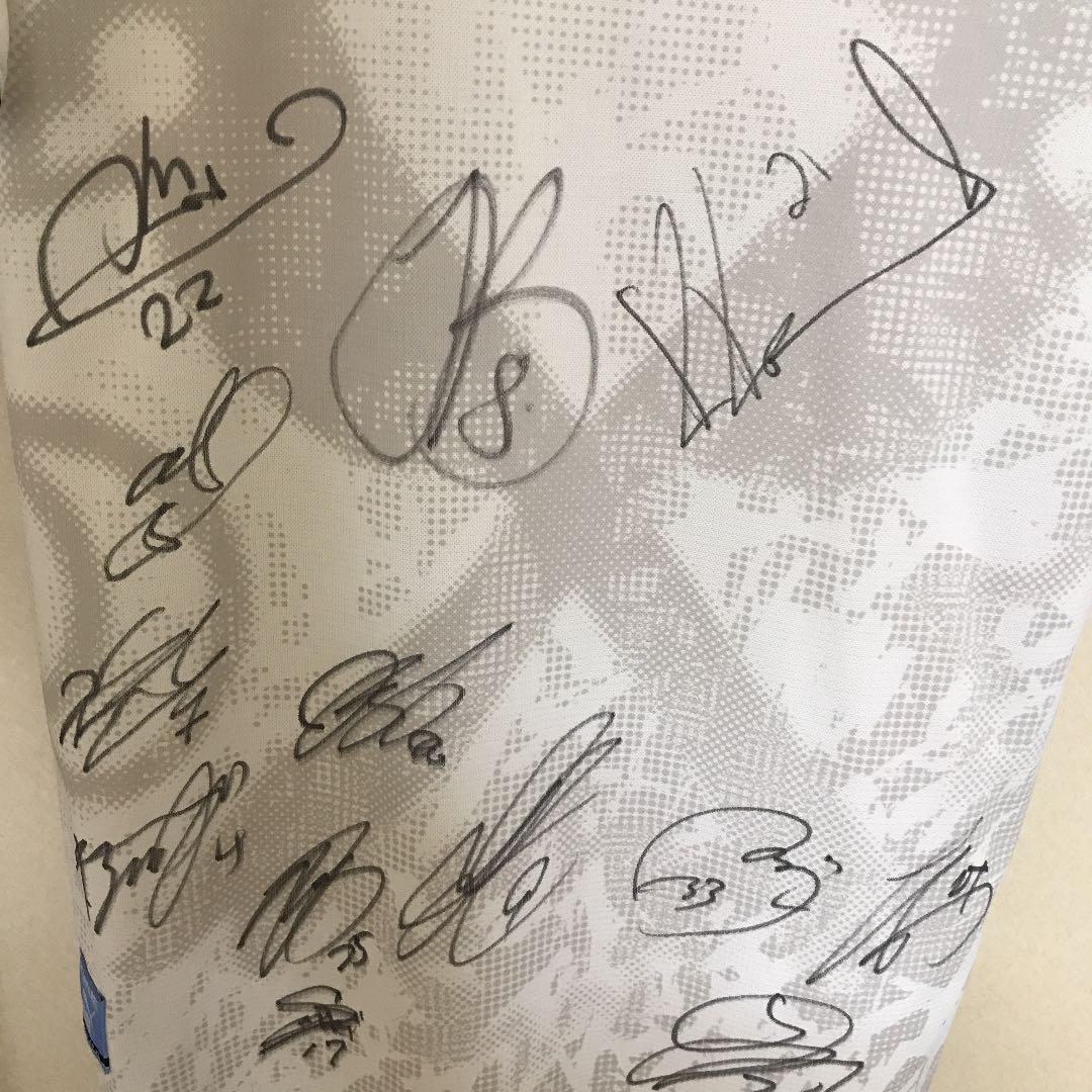 ジュビロ磐田　直筆サイン入りユニフォーム