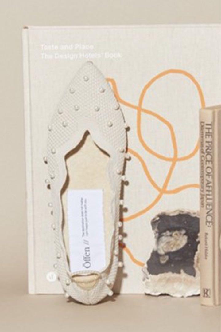 scallop pearls pattern / BEIGE | Offen