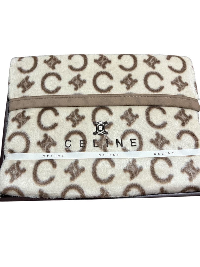 セリーヌ マカダム柄