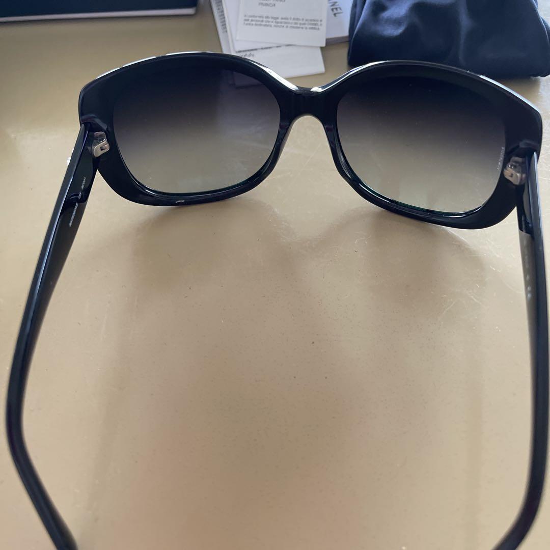 CHANEL キャットアイサングラス ブラック　ケース付き 美品 CHANEL ブラック キャットアイサングラス ケース付き