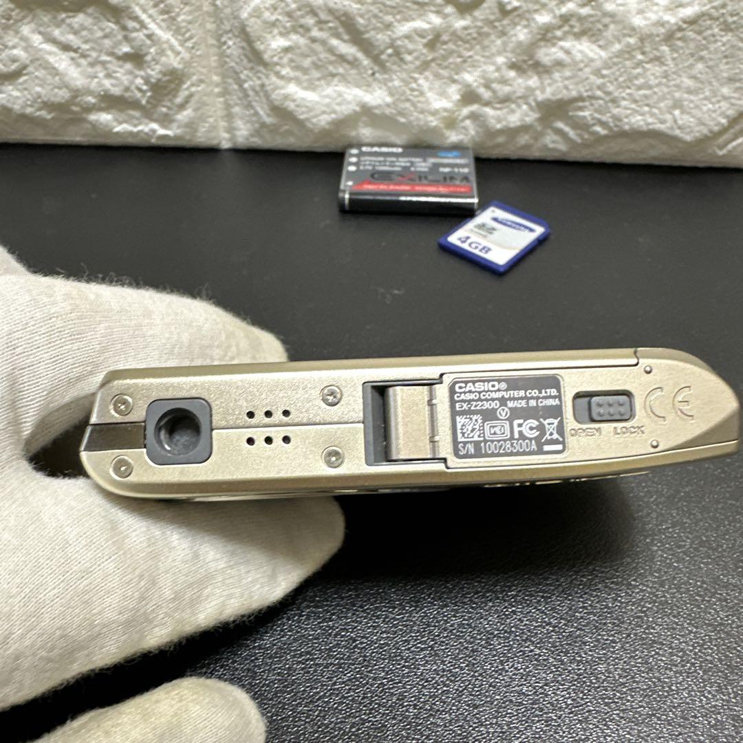 美品　カシオCASIO EXILIM EX-Z2300 ゴールド　動作品