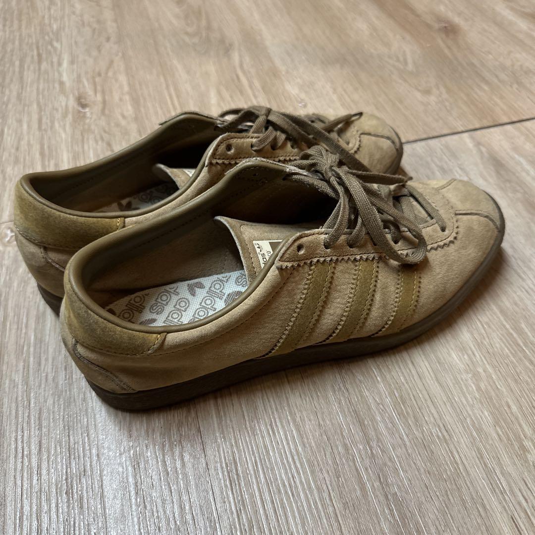 adidas タバコ ベージュ