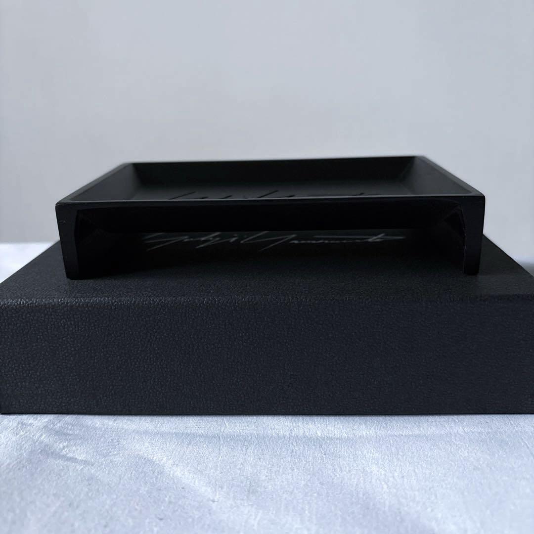 【新品】25SS ヨウジヤマモト Wood Tray/ウッドトレイ YohjiYamamoto 25ssノベルティ Wood Tray/ウッドトレイ - メルカリ