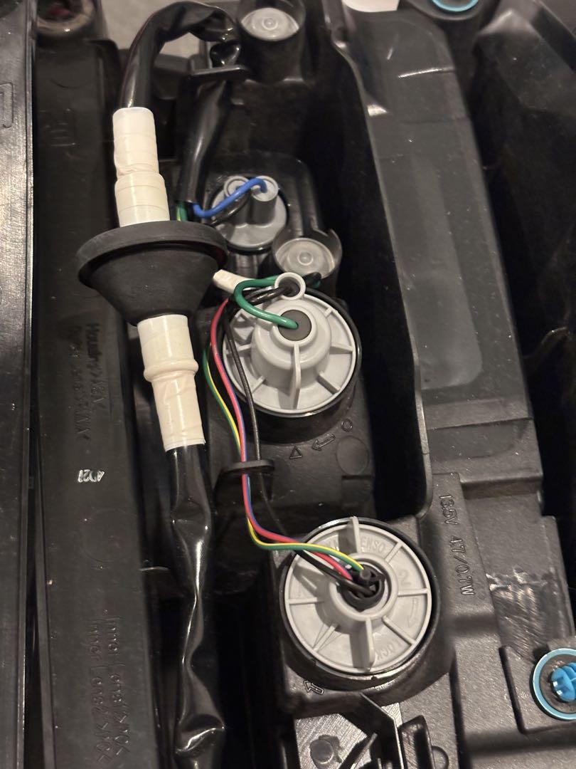la600s タントカスタム　純正LEDテールランプ