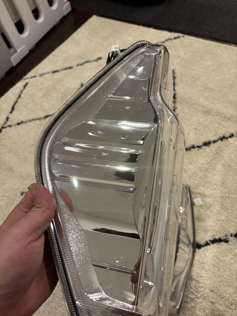 la600s タントカスタム　純正LEDテールランプ