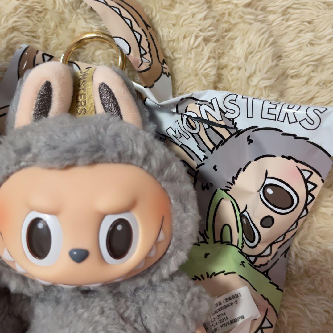 【100％正規品】POPMART ラブブ Macaron Sesame Bean 正規品】ラブブ マカロン Sesame Bean - メルカリ