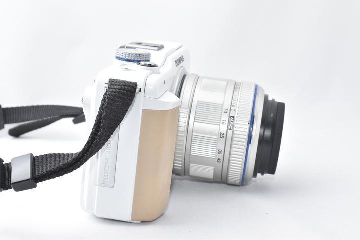 ショット数900回 OLYMPUS PEN E-PL1s ホワイト レンズキット