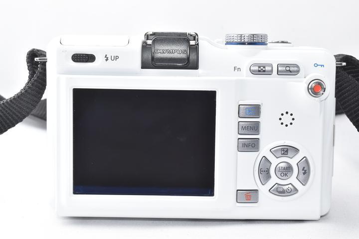 ショット数900回 OLYMPUS PEN E-PL1s ホワイト レンズキット