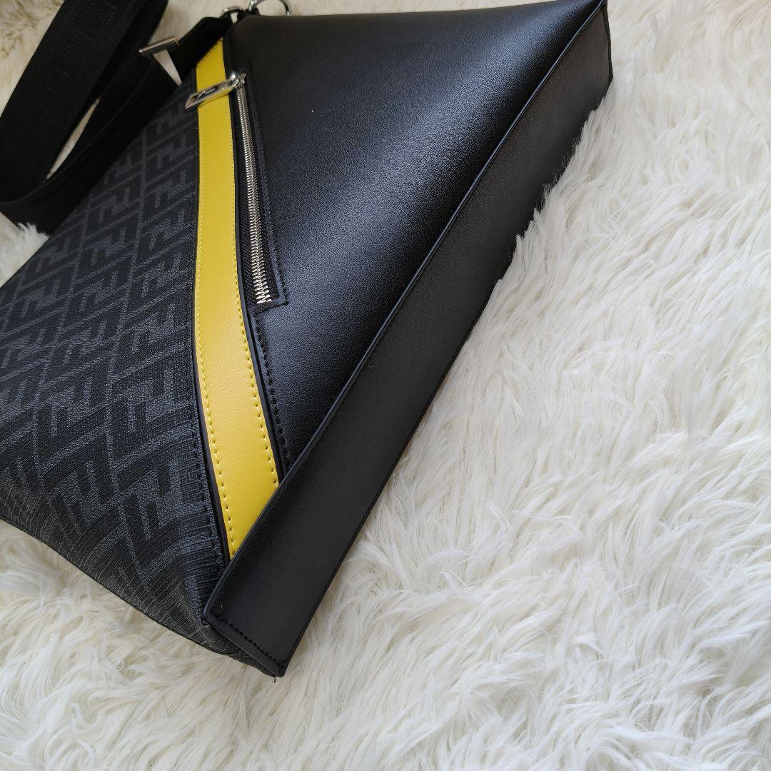 FENDI フェンディ