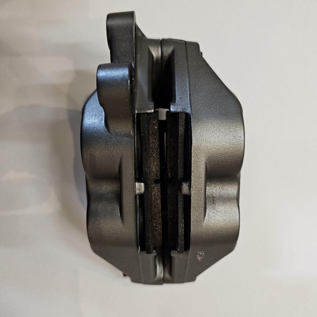 brembo キャリパー 40mm (チタンボルト付き)