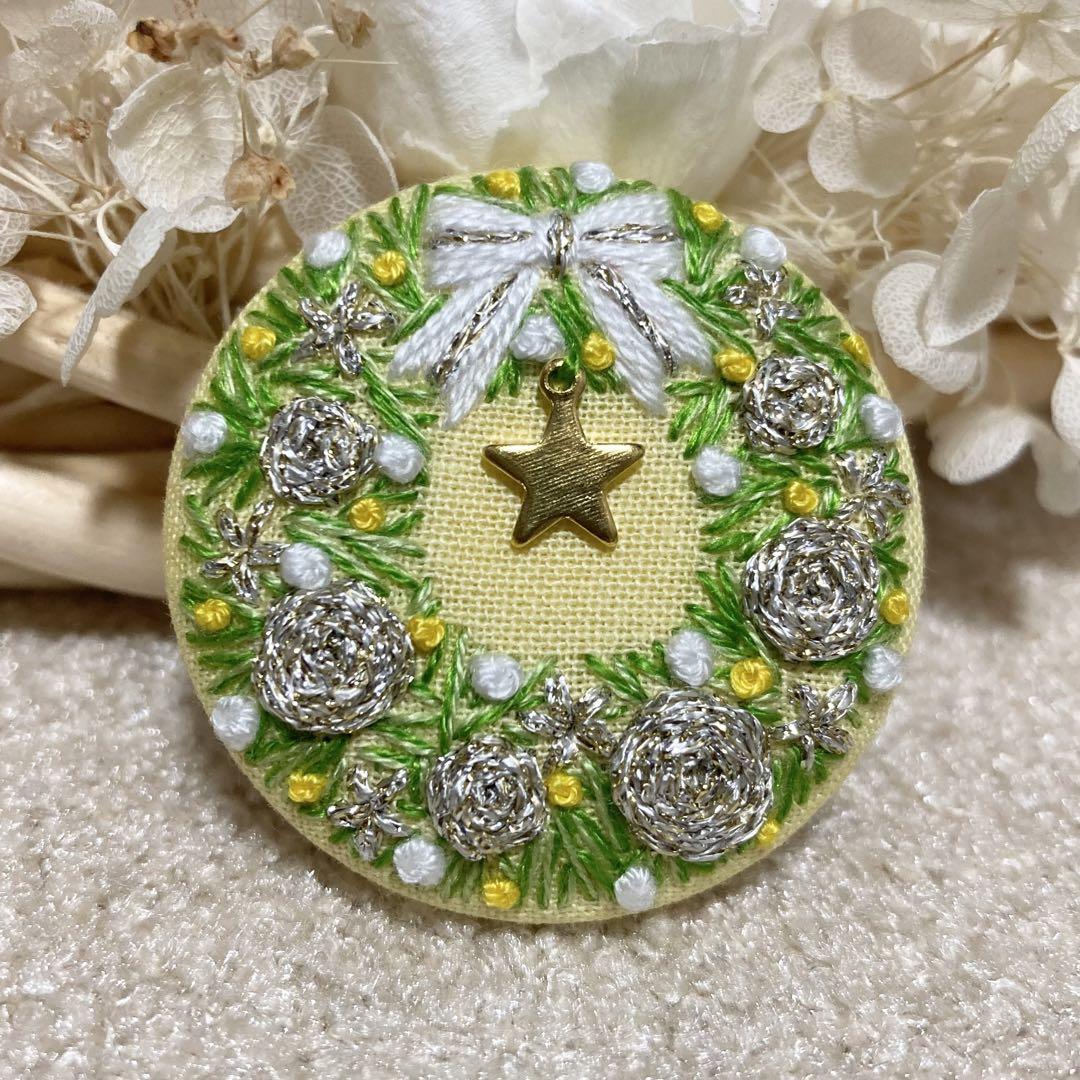 No.279 刺繍ブローチ クリスマスリース