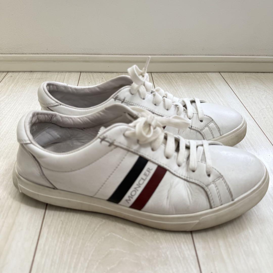 MONCLER ホワイトスニーカー MONCLER ホワイト スニーカー - メルカリ