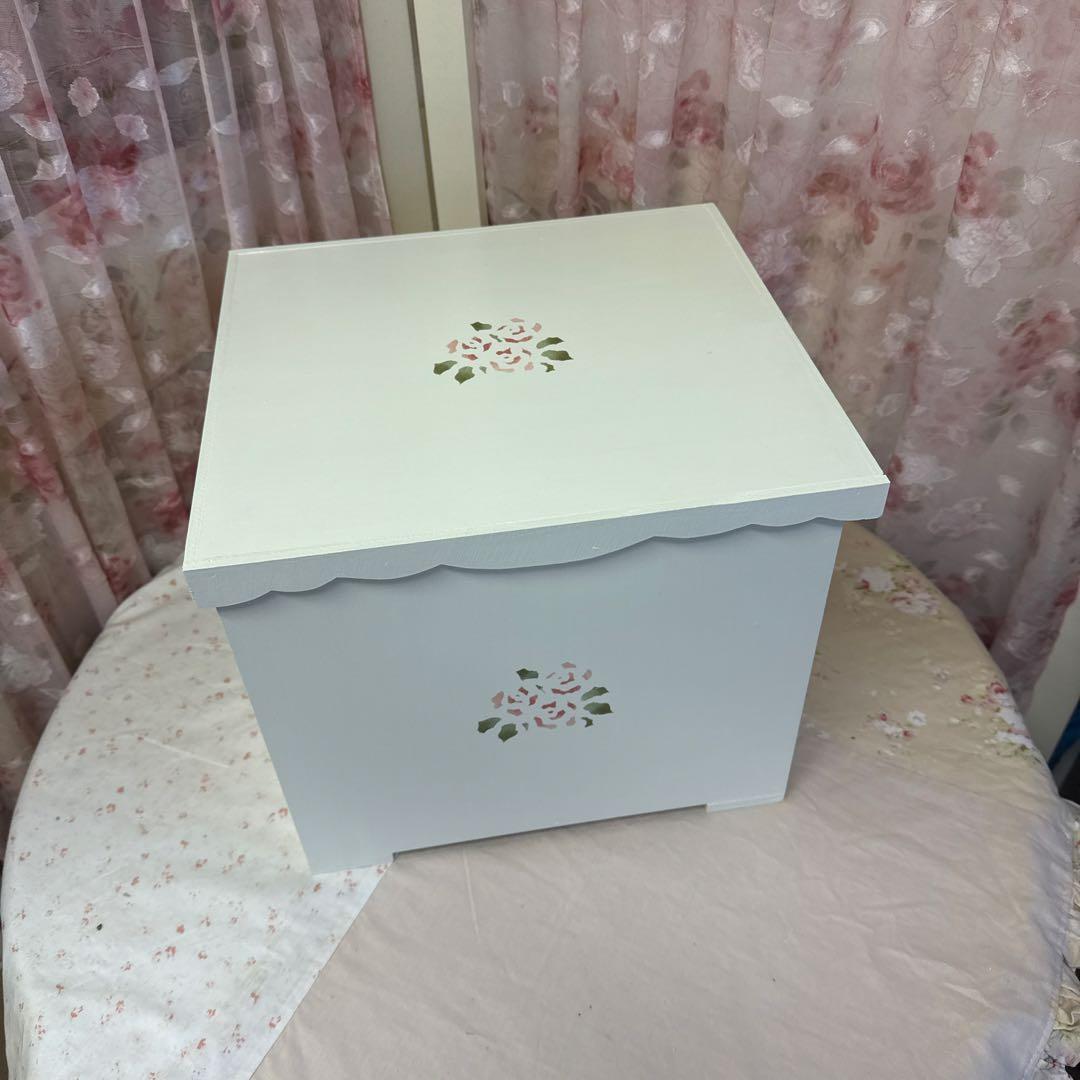 ホワイト木製小物収納ボックス 花柄