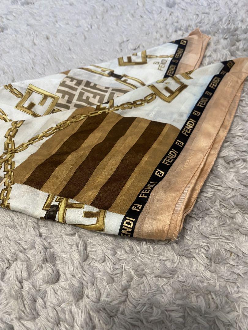FENDI シルク風スカーフ チェーンデザイン