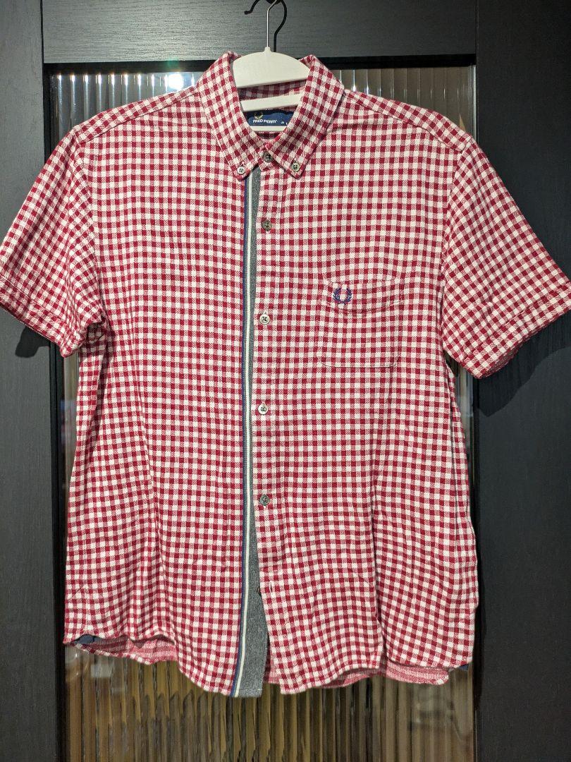 フレッドペリー FRED PERRY　半袖シャツ　レッド・赤