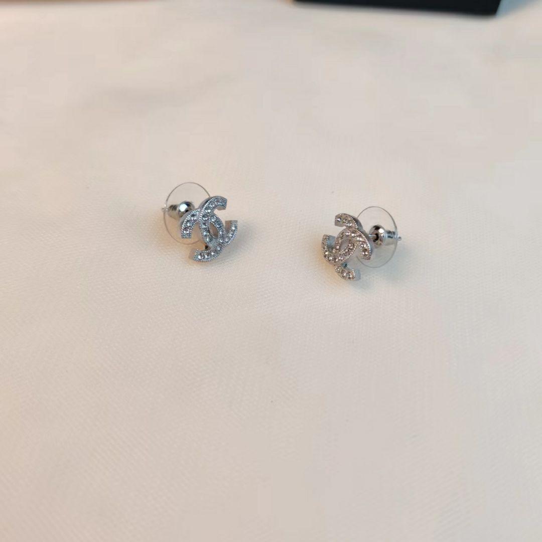 CHANELシャネル　ピアス　シルバー