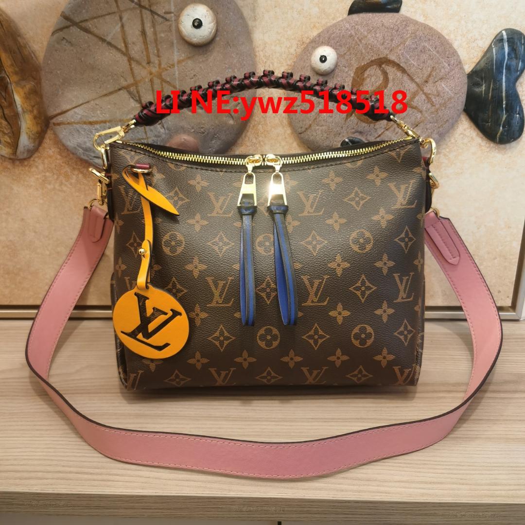人気   バック   新品   ショルダーバッグgS
