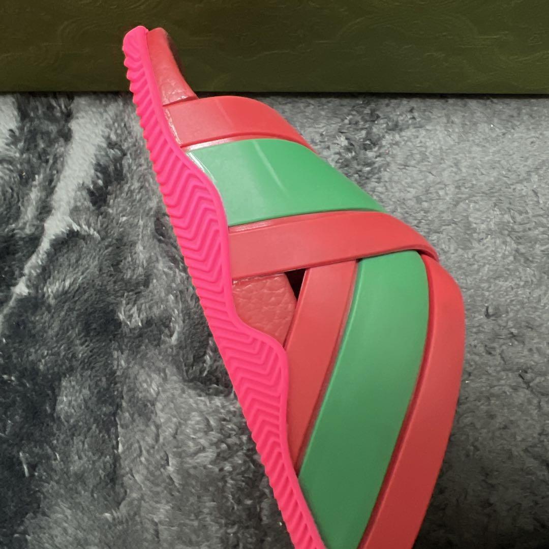 GUCCI サンダル 赤と緑 クロスストラップ