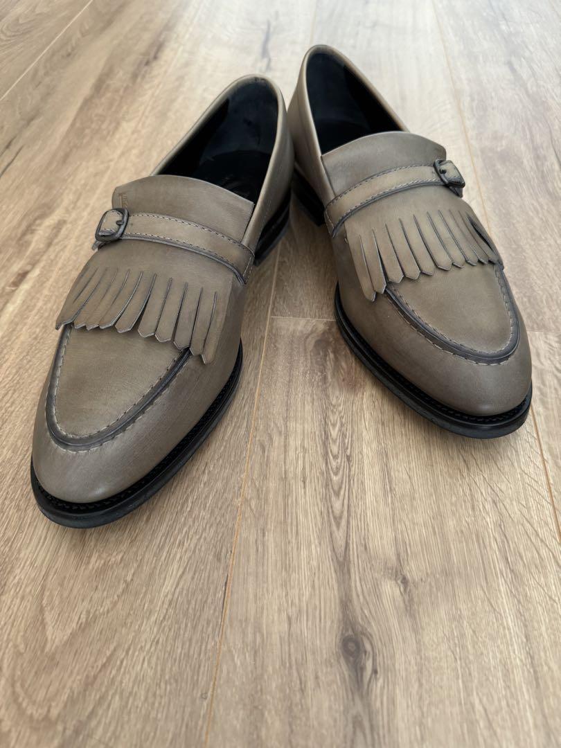 TOD'S グレー フリンジ ローファー