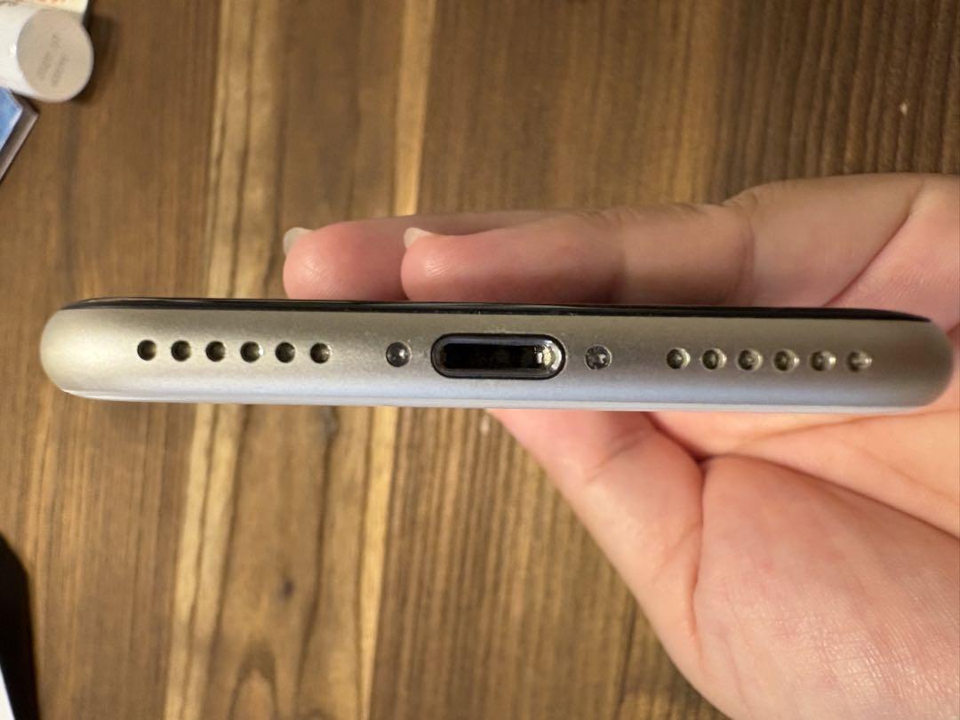 Apple iPhone SE 第3世代　256GB ホワイト