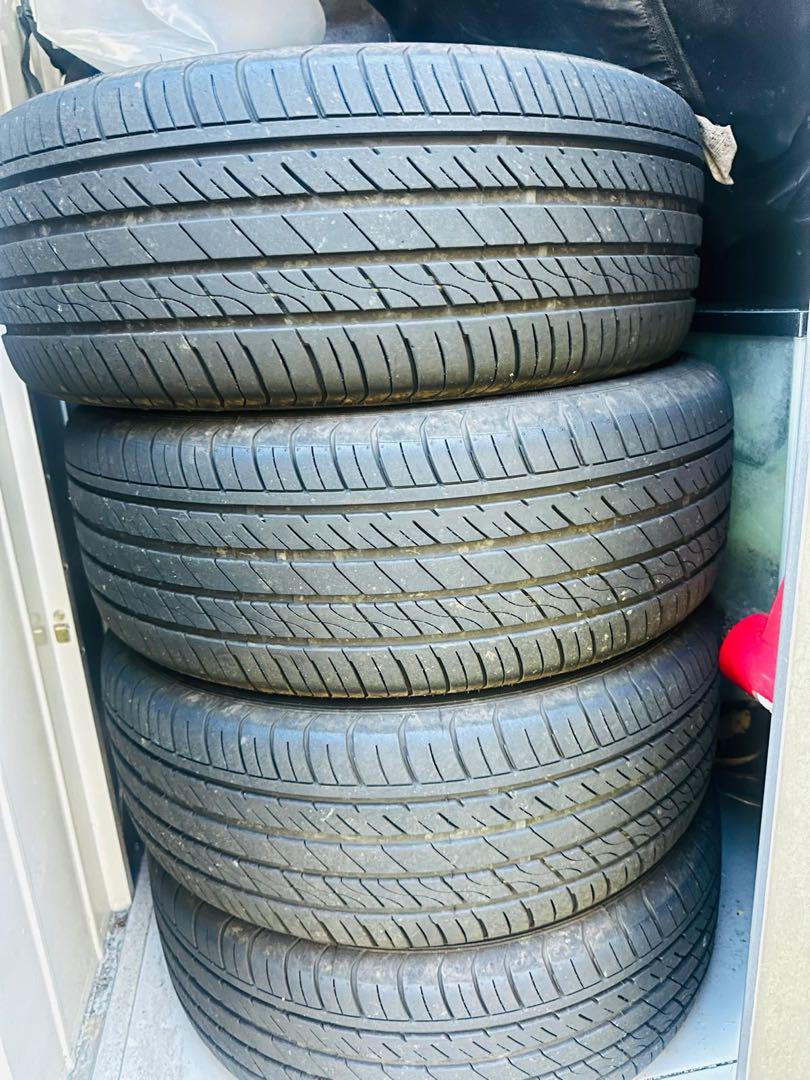 トヨタ プリウス 30系 Sツーリング 215/45R17 タイヤセット
