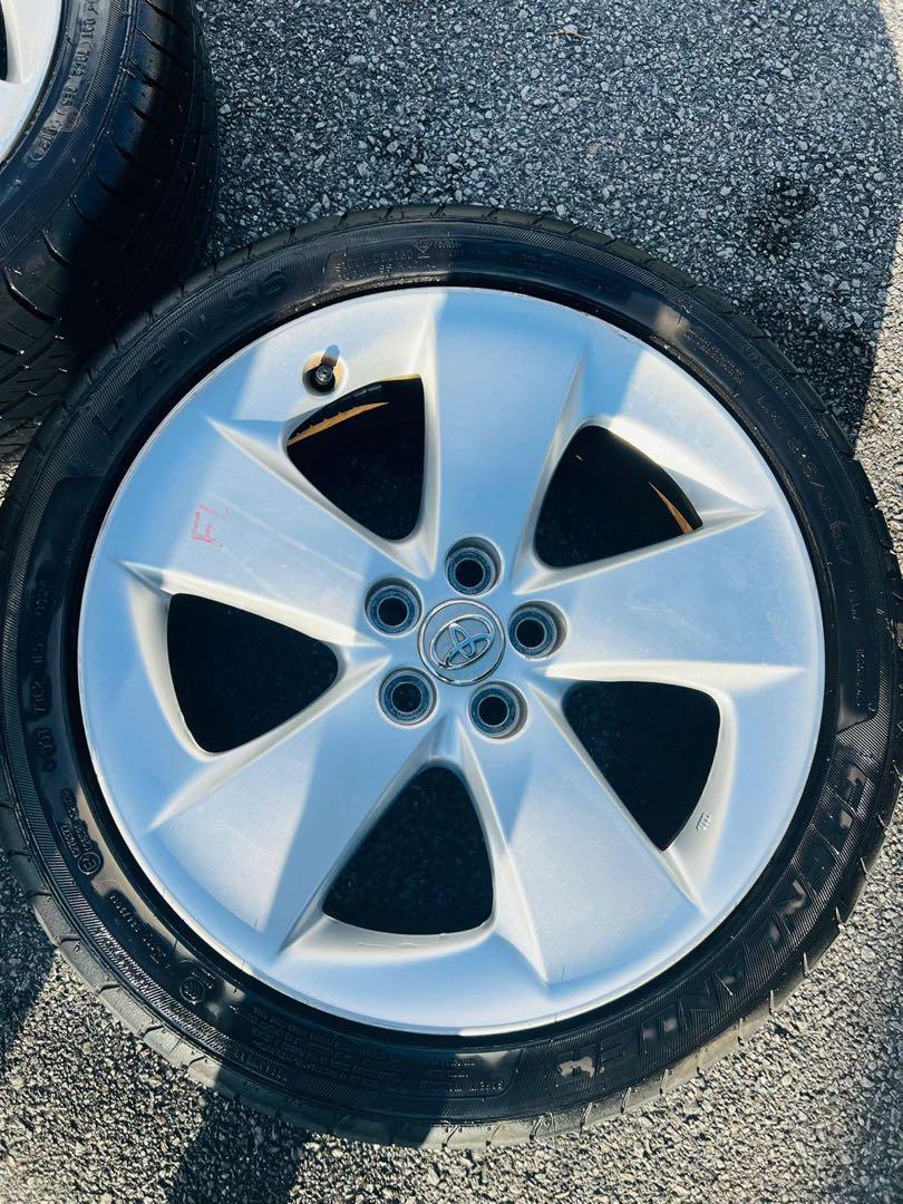 トヨタ プリウス 30系 Sツーリング 215/45R17 タイヤセット