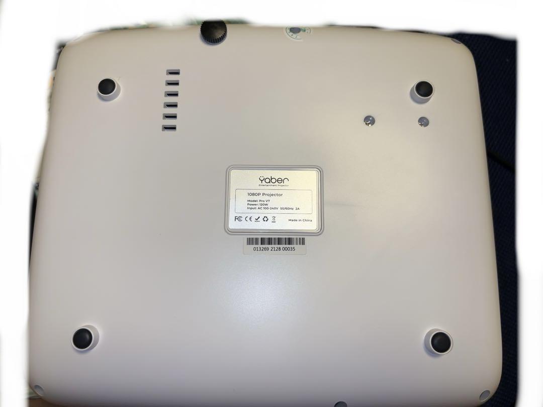 YABER Pro V7 1080P プロジェクター　ホームプロジェクター