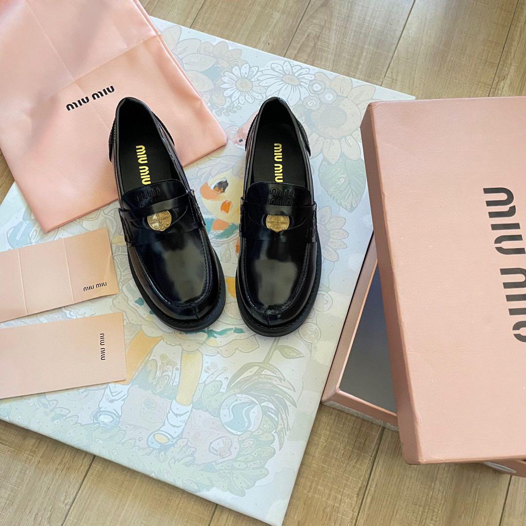 新品✨miumiu靴 ローファー靴 レディース靴