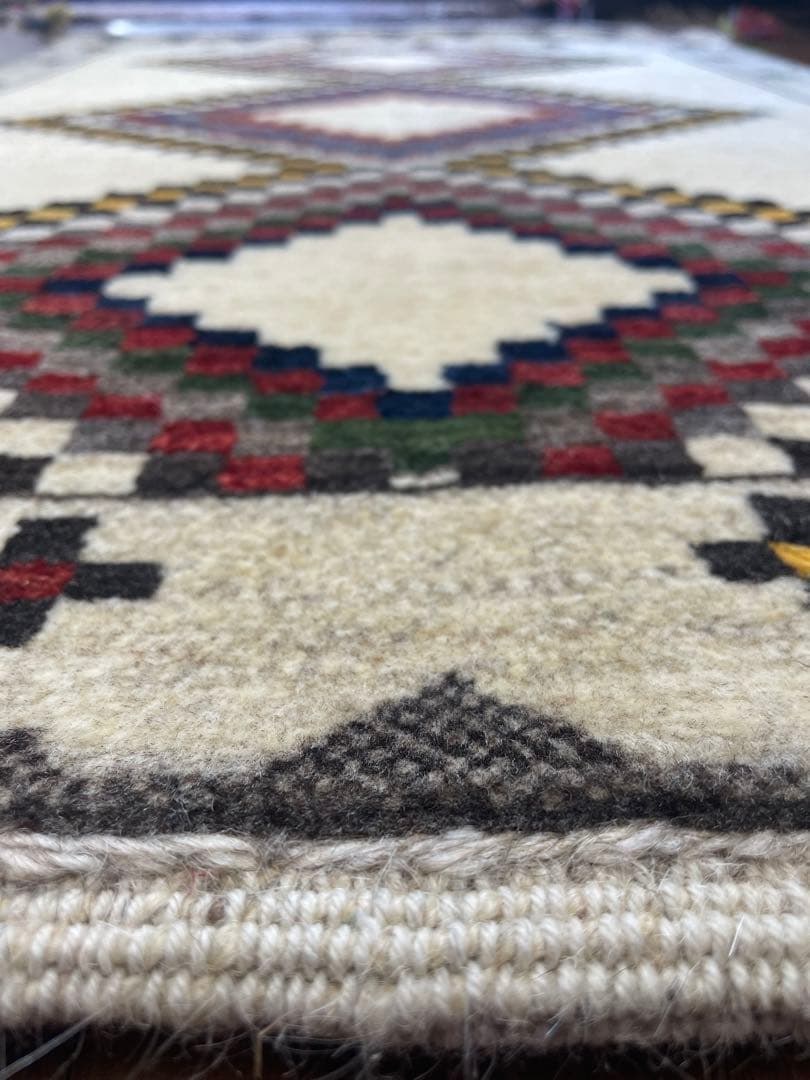 新品　ペルシャ絨毯　手織り　ギャッベ　キャシュクリ　　ナチュラル