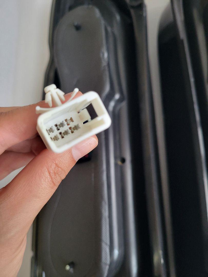 トヨタ200系ハイエース用 LEDスモークテールランプ テールライト 左右