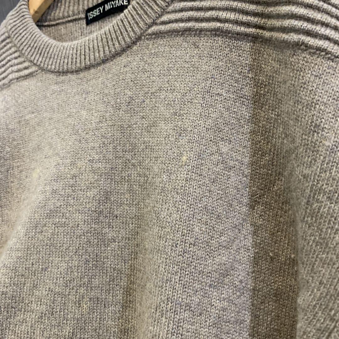 g*g様 ISSEY MIYAKE ベージュ ニット セーター