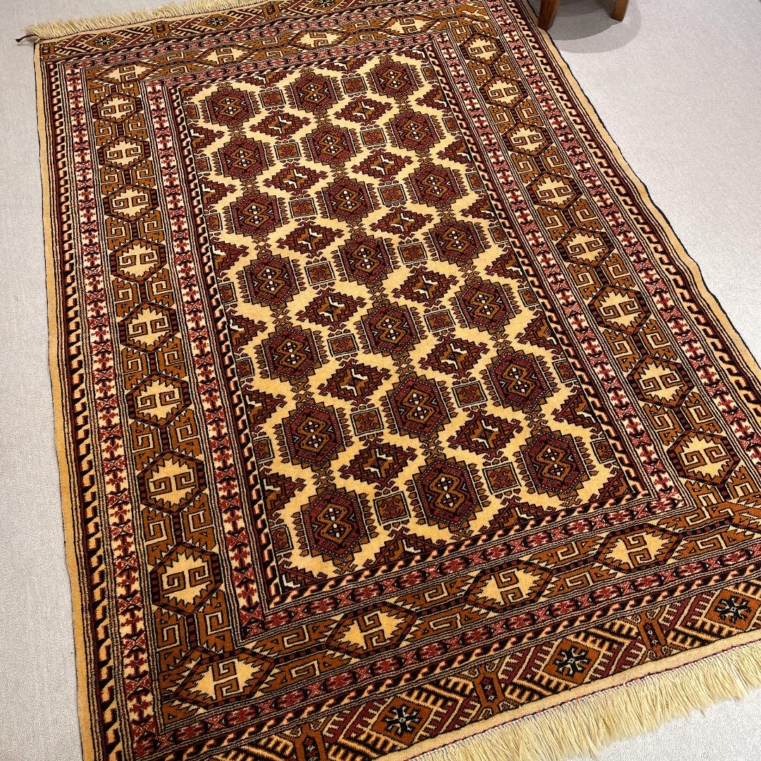 トライバルラグ 柔らかいトルクメン絨毯 ラグ 最高 194x135cm