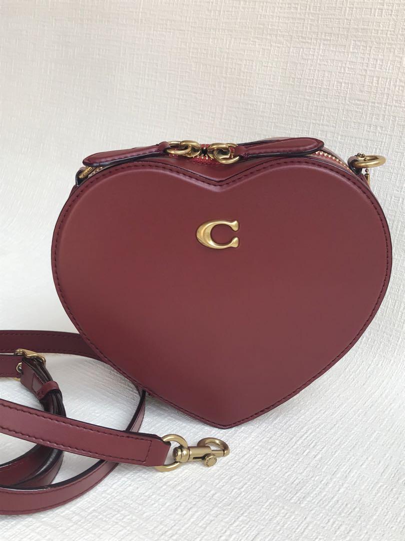 素敵な 新品 COACH コーチ レッドアップル 赤 ハート クロスボディ バッグ