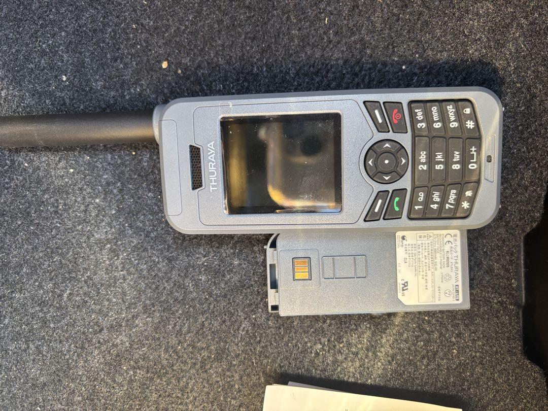 衛星電話　THURAYA XT-LITE スラーヤ