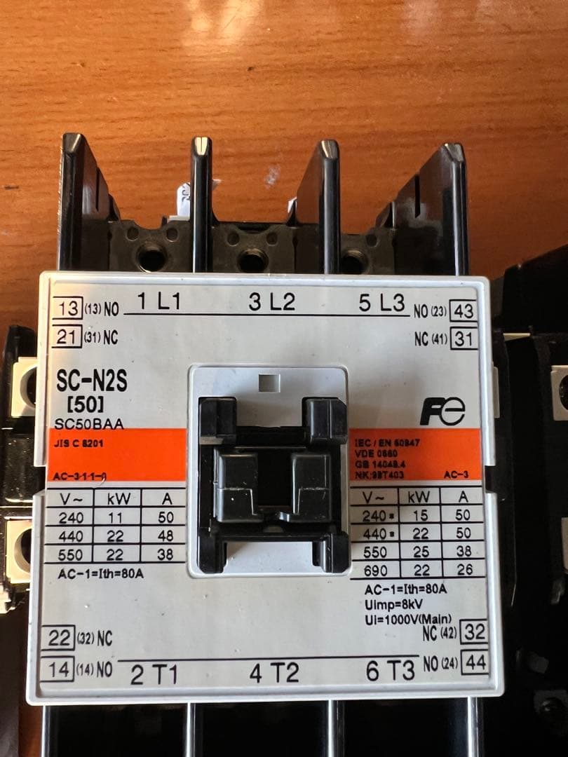Mitsubishi インバターやや傷や汚れあり