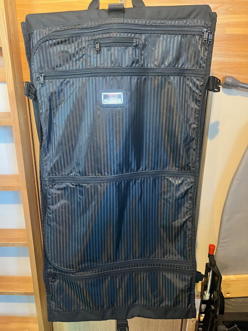 TUMI ガーメントケース 　ブラック 黒