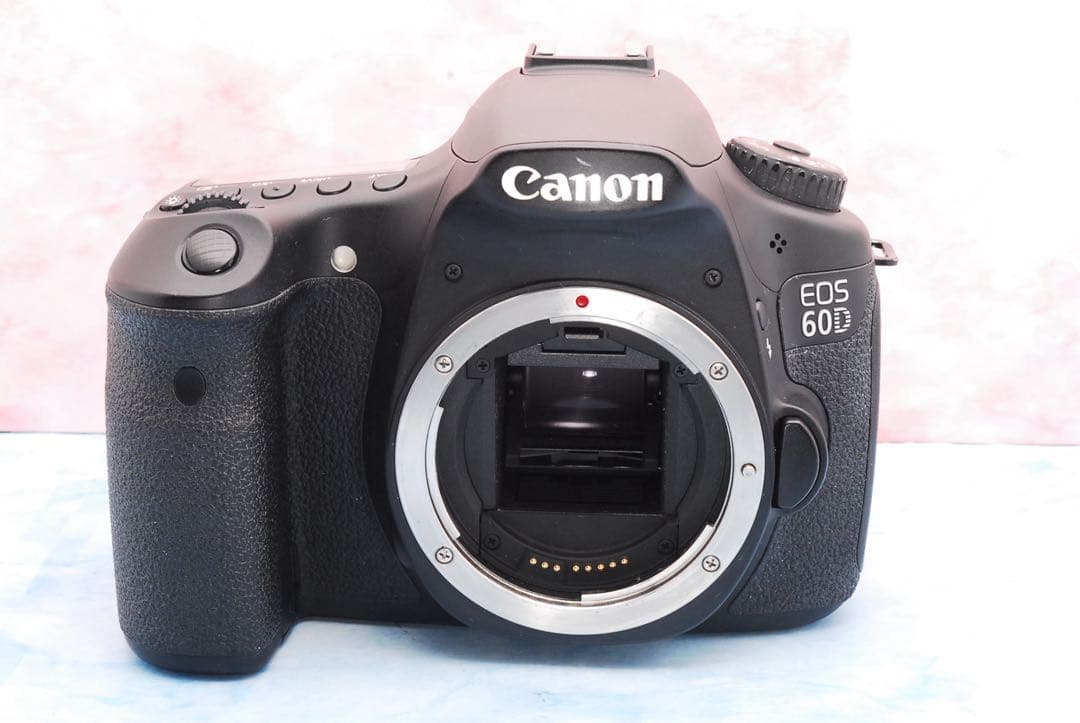 キャノン EOS 60D☆一眼レフカメラ☆バッグ付☆手ぶれ補正標準＆超望遠