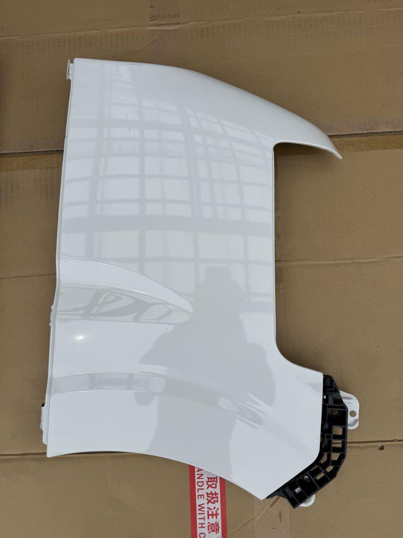 エブリイ　バン　DA17V フロントフェンダー　左右セット ホワイト（２６U）