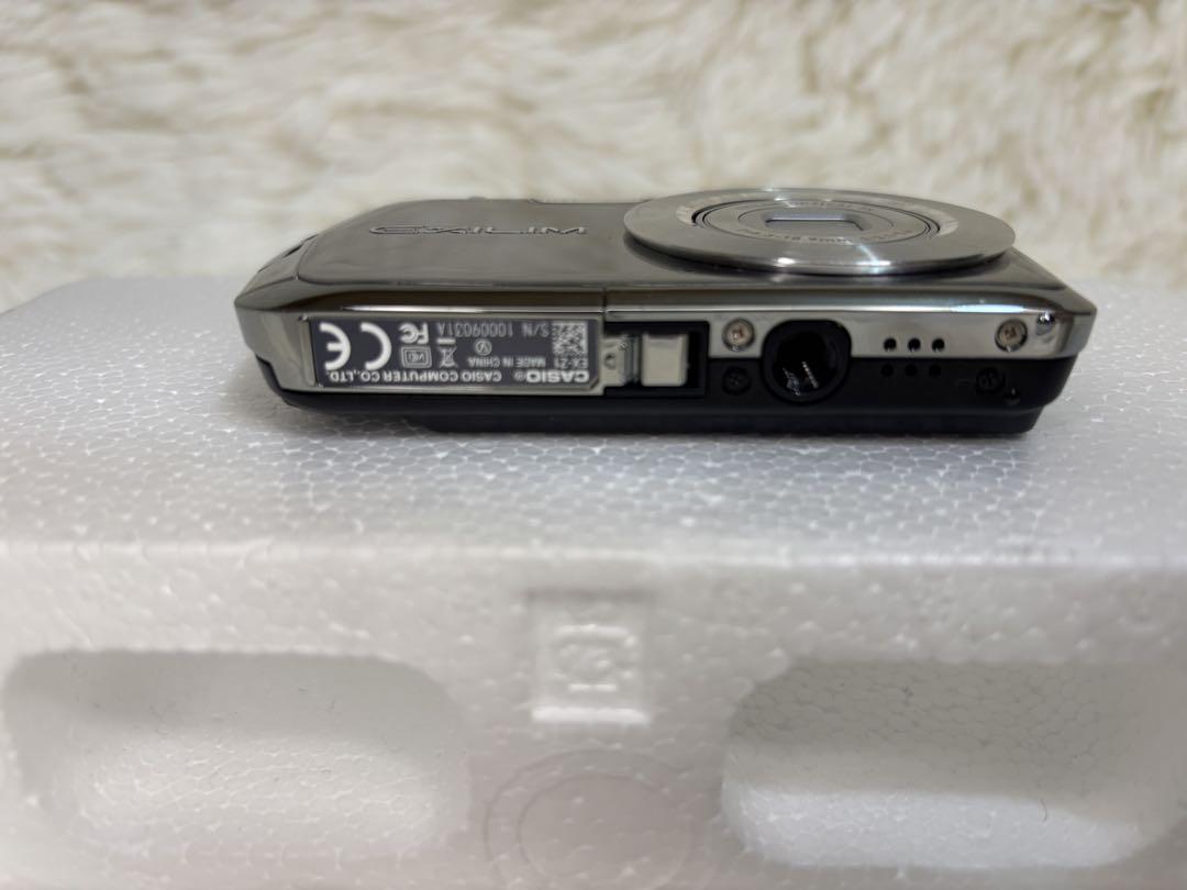 CASIO EXILIM CARD EX-Z1 シルバー コンデジ