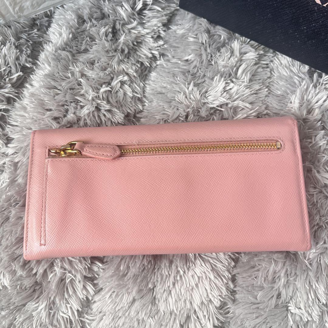 PRADA✨フィオッコ　サフィアーノ　リボン　メタルロゴ　ピンク　レディース
