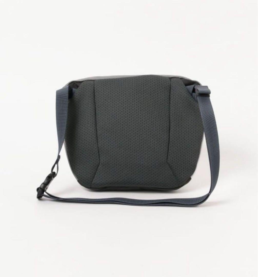 ア*ー様 ARC’TERYX × BEAMS Mantis ショルダーバッグ 美