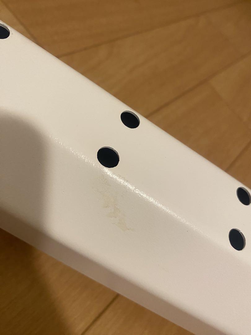 ホワイト調整可能テレビスタンド 六角形ベース　ロータイプ　HDDホルダー付き