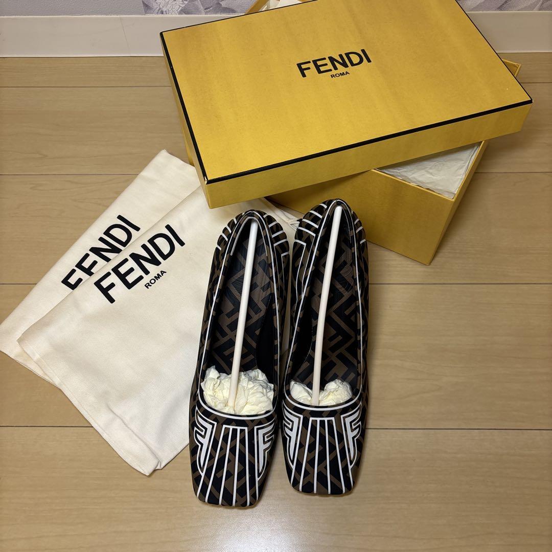 FENDI ハイヒール ブラック/ホワイト