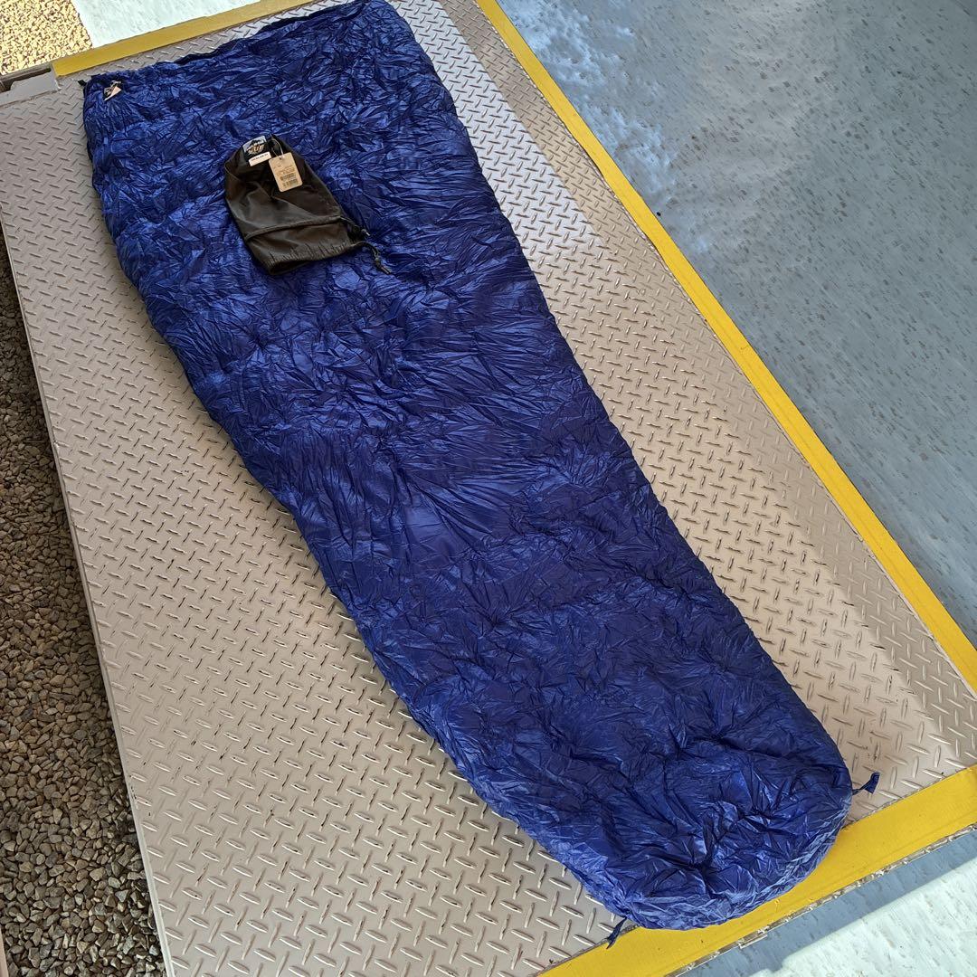 ISUKA Air 150 シュラフ 青色