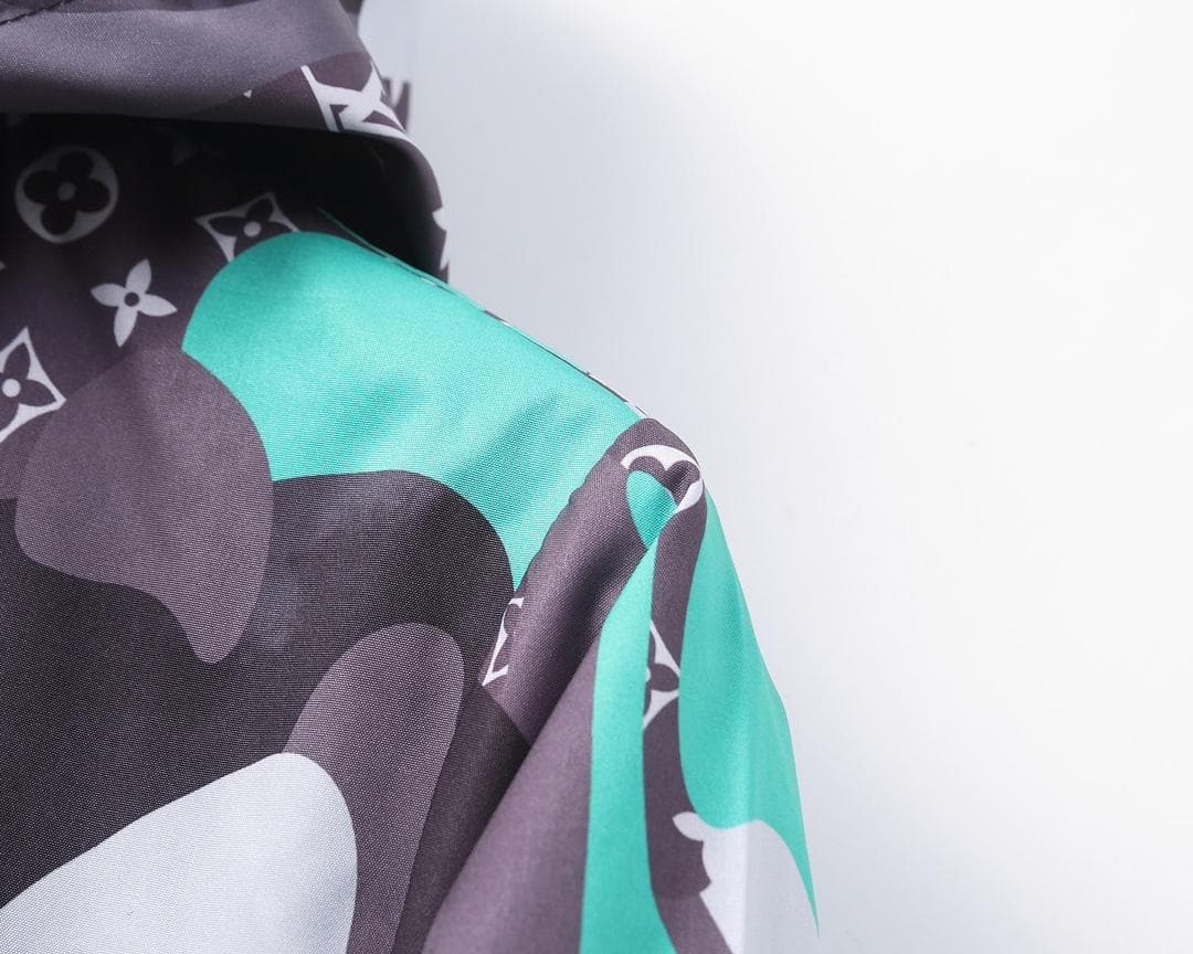 Louis Vuitton カモフラージュ ナイロンジャケット Lサイズ Louis Vuitton カモフラージュ ナイロンジャケット Lサイズ