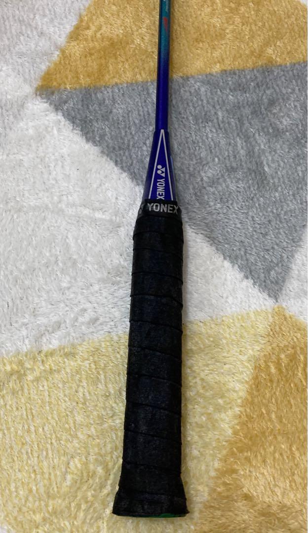 ヨネックス　バトミントンラケットAEROTUS 40  極美品ケース付