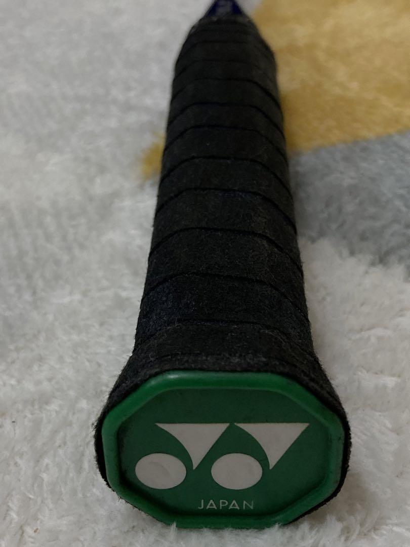 ヨネックス　バトミントンラケットAEROTUS 40  極美品ケース付