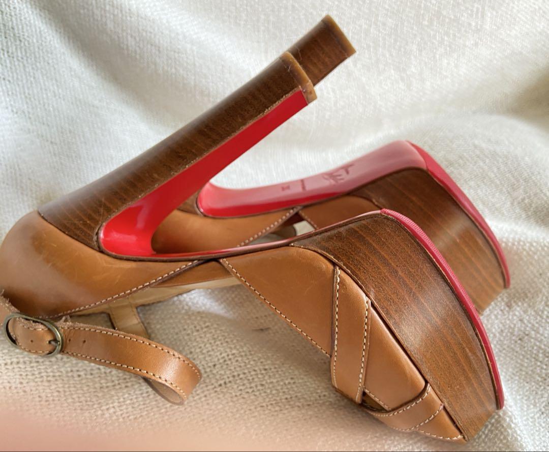 Christian Louboutin バックベルトサンダル 太ヒール　キャメル